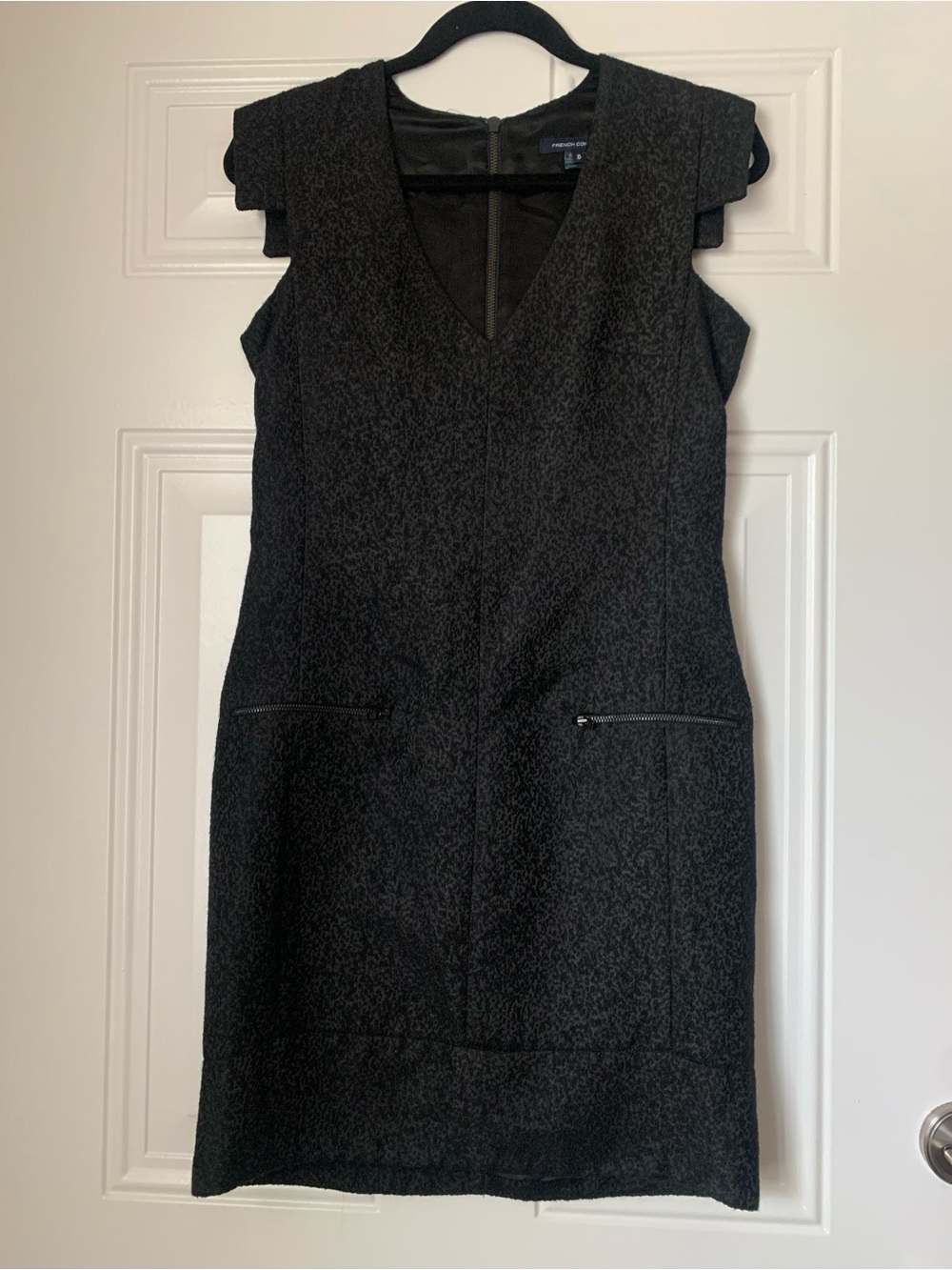 French Connection Black Textured V-Neck Contemporary Dress Size 6
